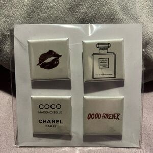 CHANEL Coco Mademoiselle Clothes Pins Set - Black and White
